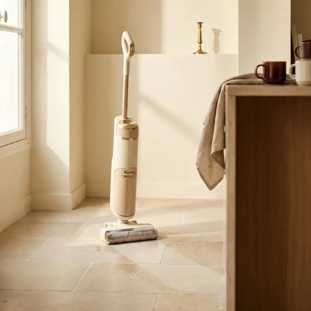 Aspirateur laveur sur sol carrelé